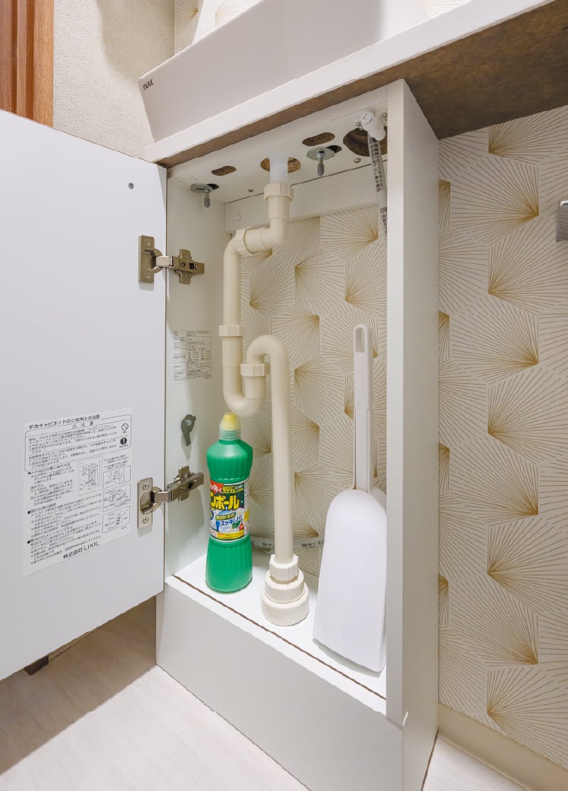 手洗いカウンター下部収納