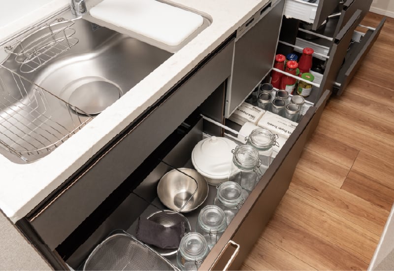 ブルモーション機能付スライド収納