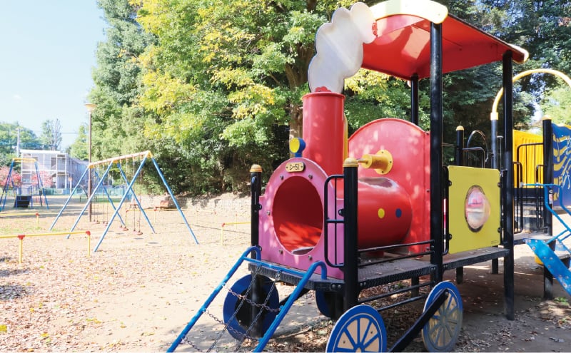 初雁公園 (徒歩18分)