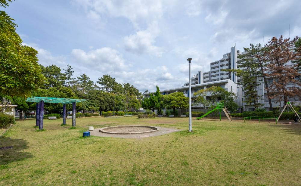 ⾼洲4丁⽬東公園