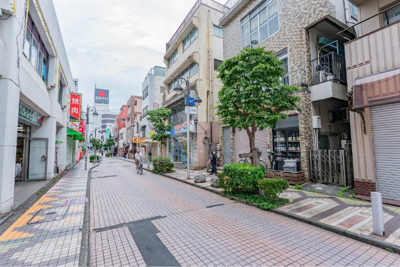 「モザーク通り商店街」（久米川中央銀座会）