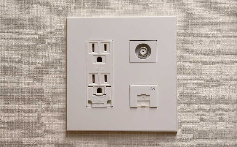 マルチメディアコンセント