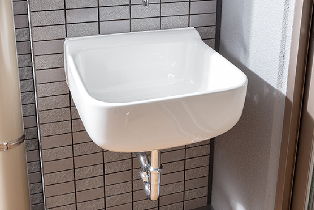 ガーデニングに便利なカウンター付きスロップシンク